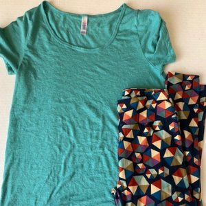 Lularoe Outfit  Small Classic Tee & OS Leggings